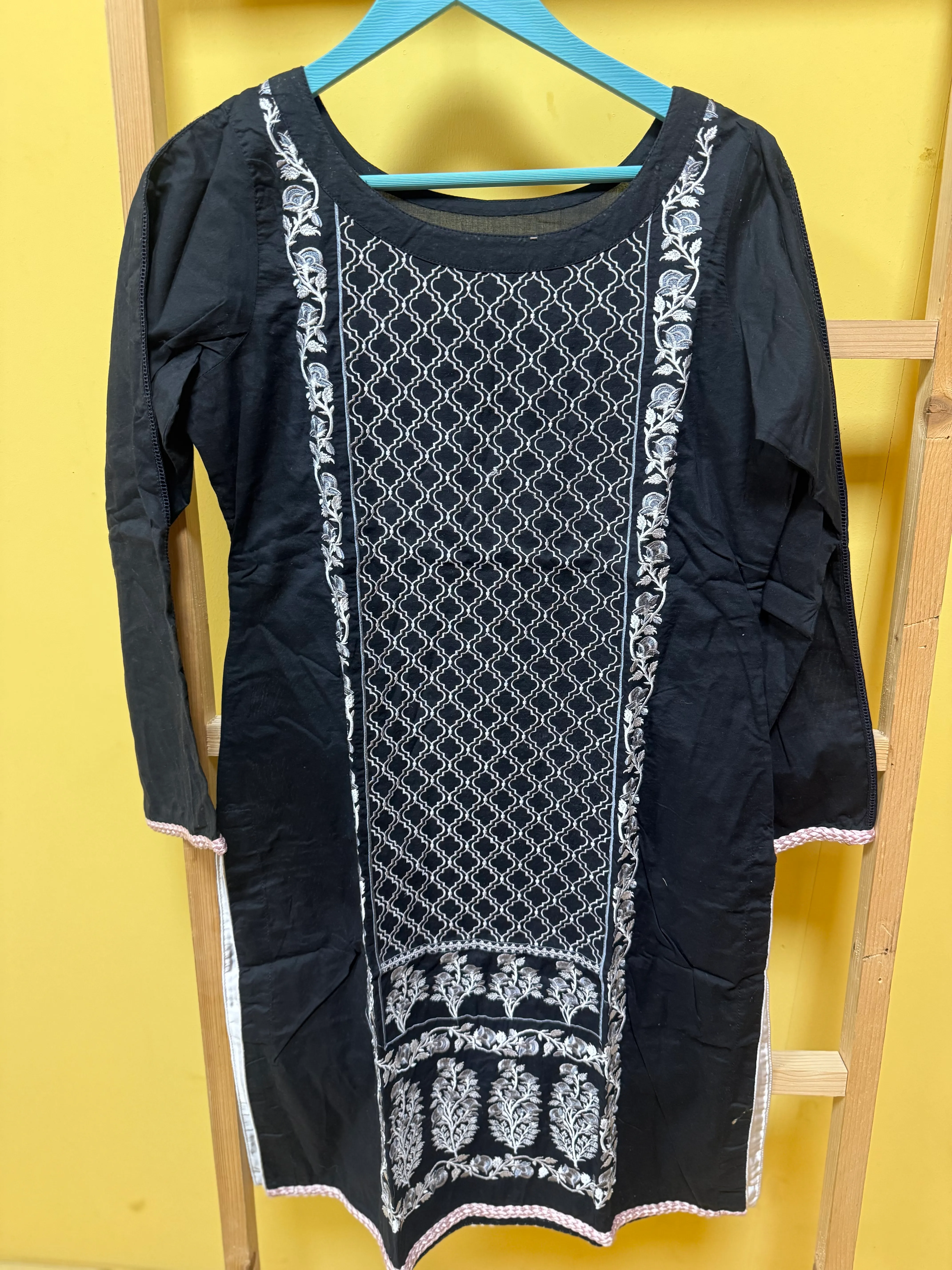 Black Embroidered Kurta